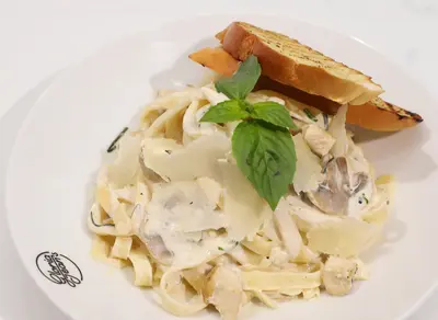 Fettuccine Alfredo